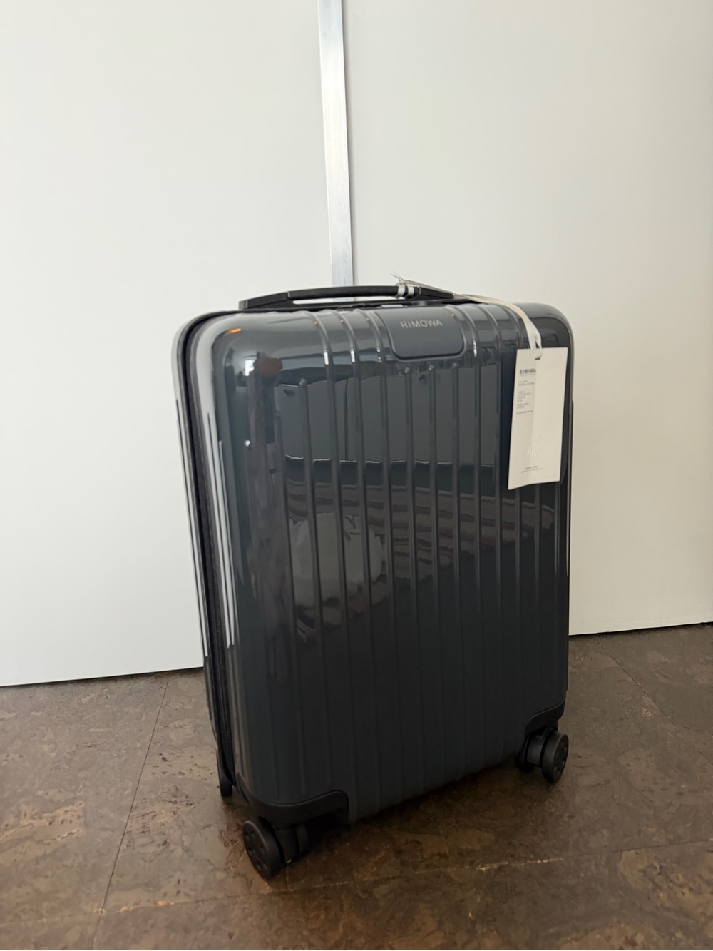 RIMOWA Glossy Dark Gray Cabin Spinner